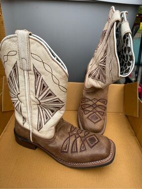 Laredo Brown and Cream Western Lace-Up Embroidered Boots